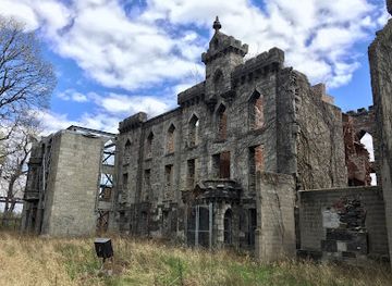 new-york/long-island/landmark/smallpox-memorial-hospital
