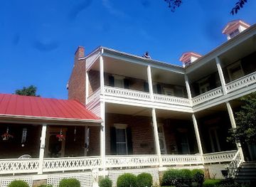 tennessee/highland-rim/landmark/rattle-and-snap-plantation