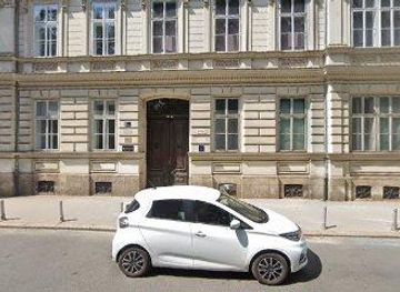 croatia/zagreb/landmark/trg-nikole-zrinskog-2