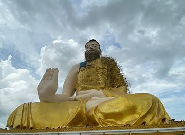 myanmar-burma/kyaiktiyo/landmark/statue-of-gautama-buddha-world-s-largest-sitting-buddha