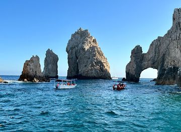 mexico/cabo-san-lucas/landmark/cabo-blue-boat