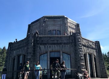 oregon/hood-river-county/landmark/bridal-veil-falls-state-scenic-viewpoint