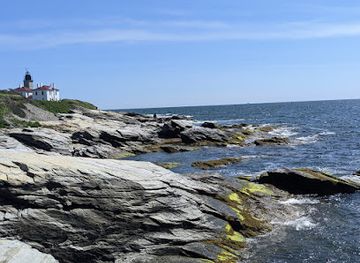 rhode-island/narragansett-bay/landmark/beavertail-state-park