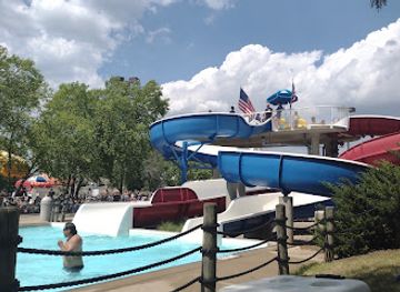 illinois/bolingbrook/landmark/pelican-harbor-indoor-outdoor-aquatic-park-bolingbrook-park-district