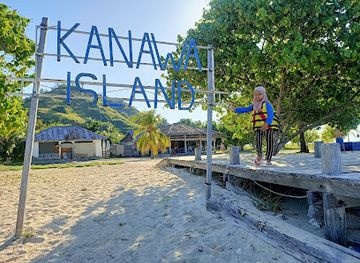 indonesia/komodo-national-park/landmark/kanawa-island