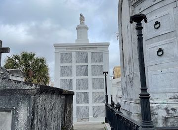 louisiana/new-orleans/landmark/barthelemy-lafon-s-crypt