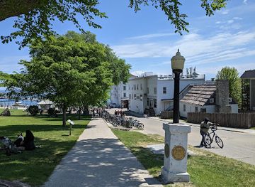 michigan/mackinac-island/landmark/mcgulpin-house