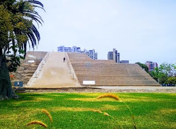 peru/lima/san-isidro/landmark/huaca-huallamarca
