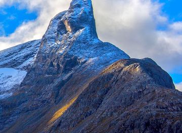 norway/more-og-romsdal/landmark/romsdalshorn