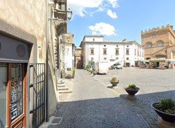 italy/orvieto/landmark/via-del-popolo-piazza-del-popolo