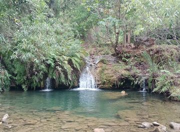 laos/xieng-khouang-plateau/landmark/turn-off-to-tad-ka-waterfall