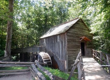 tennessee/cades-cove/landmark/cades-cove-historical-grist-mill