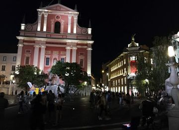slovenia/coastal-karst/landmark/urban-electric-train