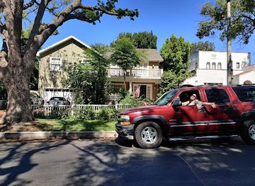 california/hollywood/landmark/halloween-house
