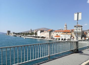 croatia/trogir/landmark/gradska-plaza-trogir