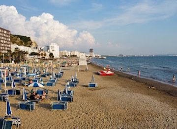 albania/durres-coast/landmark/plazhi-durres