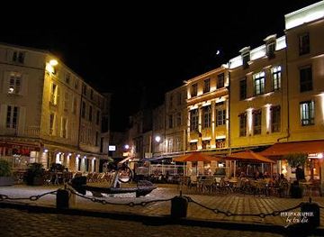 france/la-rochelle/landmark/pl-de-la-chaine