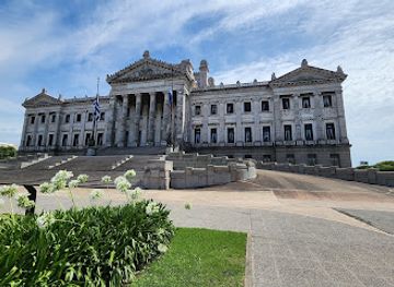 uruguay/montevideo-coast/landmark/palacio-legislativo