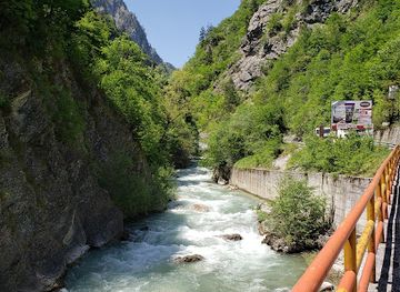 montenegro/prokletije/landmark/gryka-e-rugoves