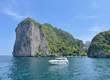 thailand/koh-phi-phi/landmark/phi-phi-island