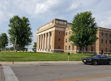 kansas/northeast-kansas/landmark/memorial-hall