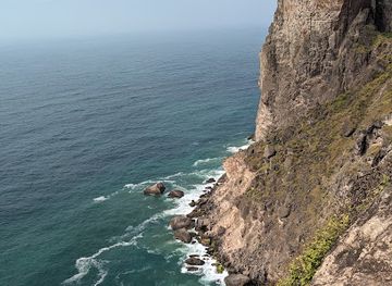 oman/dhofar-region/landmark/abandoned-ship-at-efftalqut
