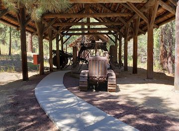 oregon/southern-oregon/landmark/collier-memorial-state-park