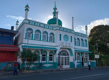 mauritius/plaines-wilhems/landmark/phoenix-sunnee-mosque