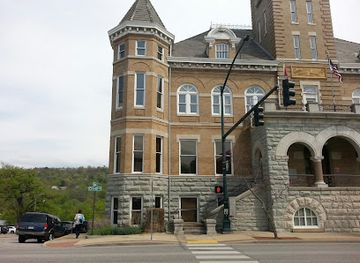 arkansas/fayetteville/landmark/historic-washington-county-courthouse