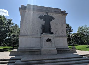 new-york/albany/landmark/soldiers-and-sailors-monument