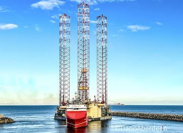 united-kingdom/aberdeen/landmark/port-of-aberdeen-south-harbour