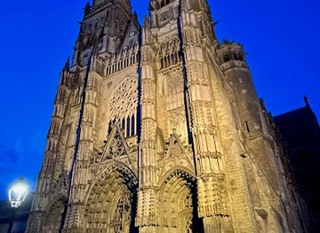 france/tours/landmark/france-with-vero