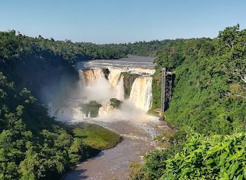 paraguay/cerro-pero/landmark/monday-falls