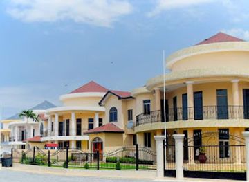 ghana/accra/cantonments/landmark/au-village-cantonments-accra