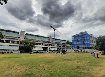 ireland/dublin/trinity-college/landmark/tcd-arts-building