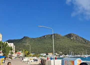 sint-maarten/maho/landmark/cyrus-wathey-square