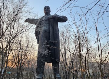 kazakhstan/semey/landmark/alley-of-lenins