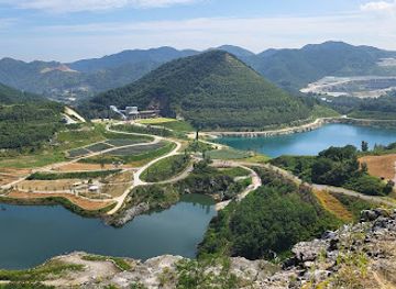 south-korea/gangneung-coastal-areas/landmark/mureung-byeolyucheonji