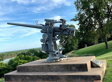 iowa/burlington/landmark/hawkeye-log-cabin