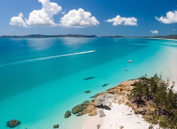 australia/the-whitsundays/landmark/lady-enid-barefoot-luxury-day-sailing-iconic-whitsunday-adventures