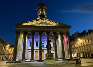 united-kingdom/glasgow/merchant-city/landmark/equestrian-statue-of-the-duke-of-wellington-glasgow