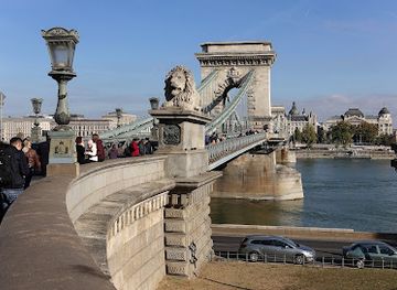hungary/csallokoz/landmark/szechenyi-chain-bridge