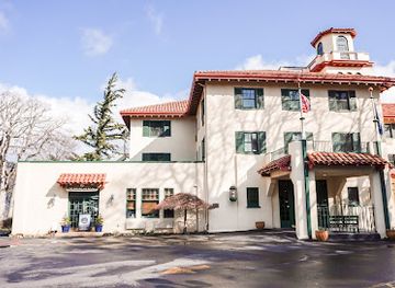 oregon/hood-river/landmark/columbia-gorge-hotel-spa