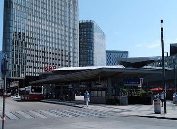 austria/vienna/landmark/vienna-central-station