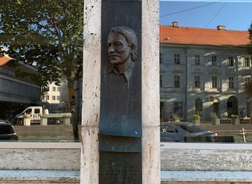 slovakia/bratislava/landmark/monument-to-jan-langos
