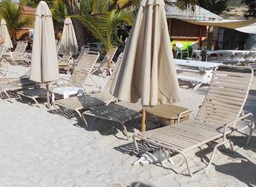 saint-kitts-and-nevis/gingerland/landmark/cockleshell-bay-beach