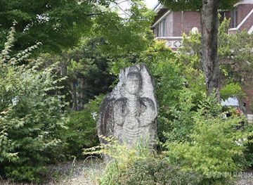 south-korea/gwangju/landmark/seated-stone-yeorae-statue-in-yuchon-dong-gwangju