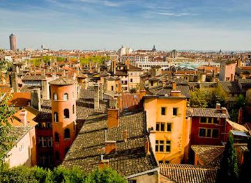 france/rhone-alpes/landmark/cour-des-loges-lyon-a-radisson-collection-hotel