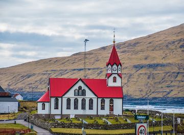 faroe-islands/vagar-island/landmark/sandavags-kirkja