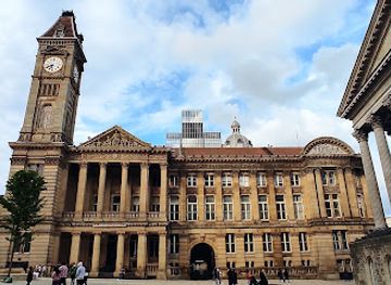 united-kingdom/birmingham/landmark/birmingham-museum-art-gallery